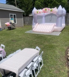 IMG 9621 1755531191 Cotton Candy bounce house